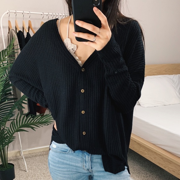 🆕 Vanessa - Black Oversized Thermal Top - Picture 3 of 8